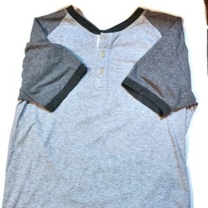 Mens American eagle tshirt